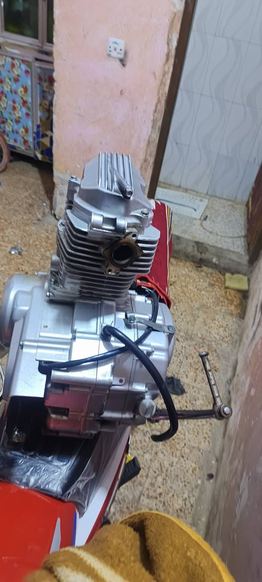 السلام عليكم ماكينه ايراني نامه اصل 22 للبيع ماكينه واقف لك بيها للتشغيل اشدها قدامن شغل لك تسمع صوتها تختلع بيها بسعر 150 المشراي لا يراسل شلع انا مجادرها ذابها جو الدرج***********
