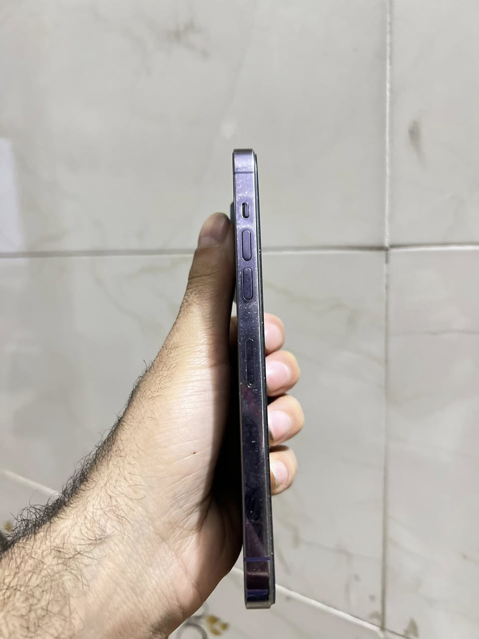 14 promax بنسفجي
ذاكره ٢٥٦ 
البطاريه ٨٦ بلاديه
مبدل ضهر وشاشه اصليات الفيس ايدي شغال 
السعر ٧٠٠ الف
العنوان بغداد طالبيه 
***********
