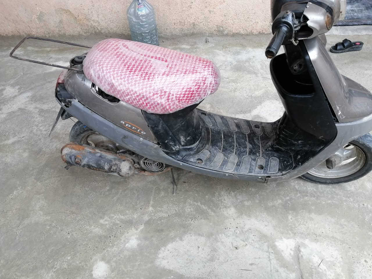 ماطور بوتين للبيع شاصي شرط مكينه معمره جديد تحريكه ومعدل نار كهربائيات يحتاج ربط والباقي كدام العين سعر 125 وبي مجال مكاني موصل جانب الايمن ***********
