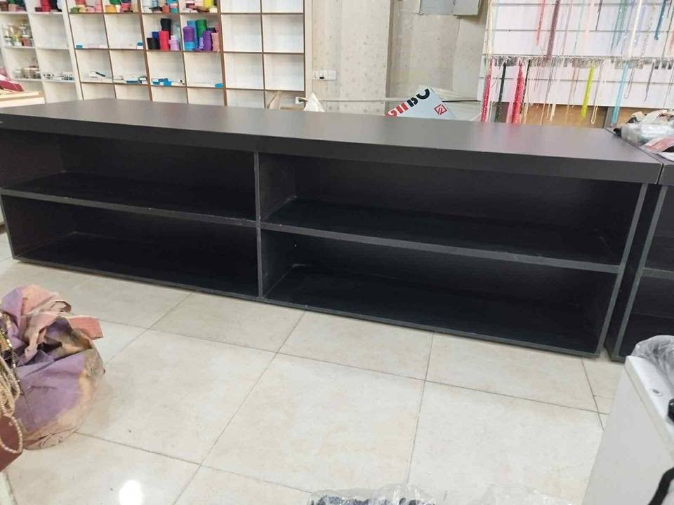 ئەو سێ پارچە بۆفرۆشتن دوومێزو رەفەک بۆزانیاری زیاتر پەیوەندی تەلە فۆن بکە0750 790 7395 أربيل, العراق
