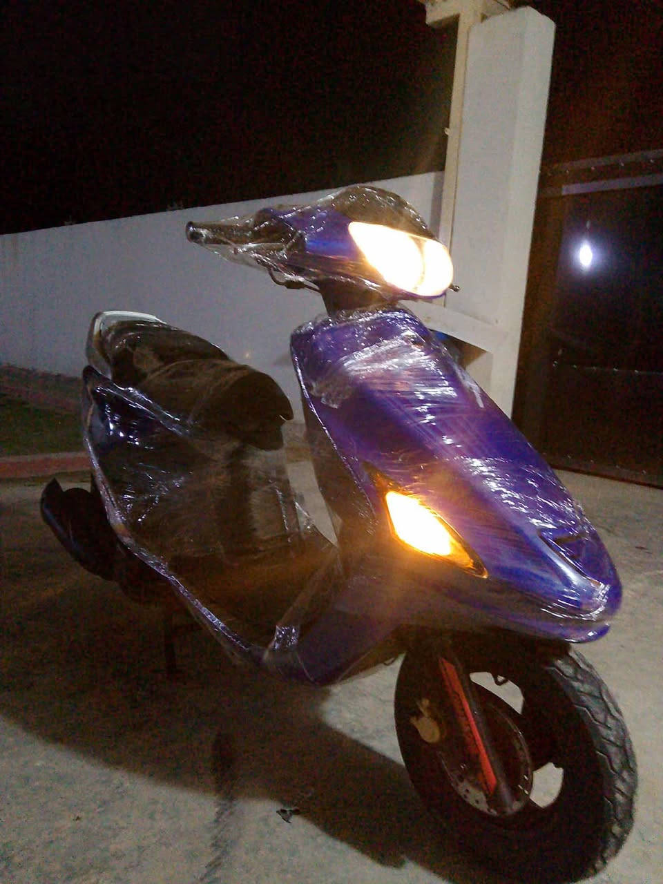 السلام عليكم دراجه للبيع فراشه كرستال فحل دسك كله شغال سلف كهرباياته هندر لايتات  دبلات  قفل جنطه قفل اسستيرن شلعه معدل نعومه للستفسار اكثر ***********
