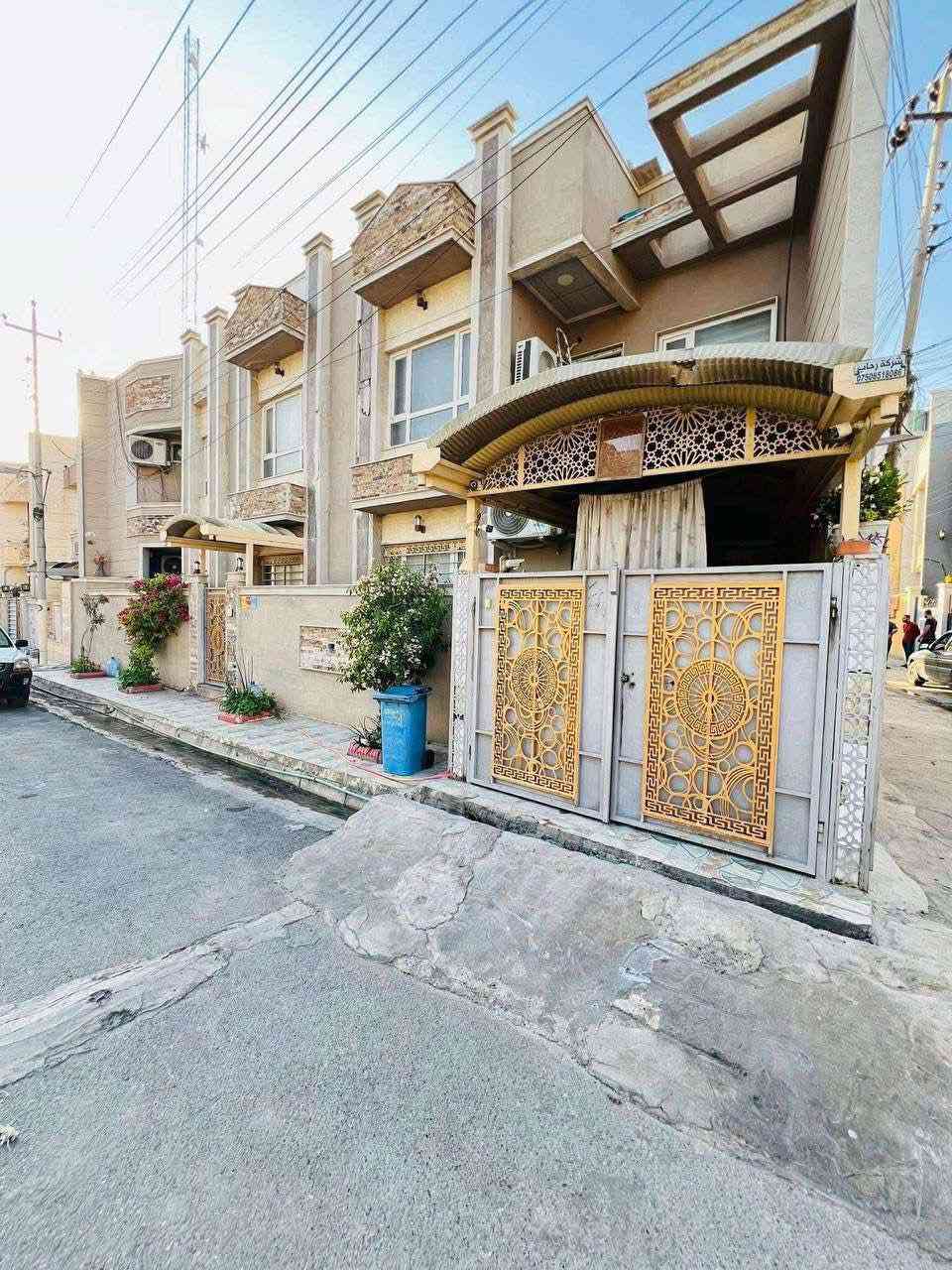 ♦️إعلان بيع مستعجل ✨
🛑عقار للبيع من :
🛑عروض مكتب ((العلاف)) لتجارة العقارات 🌟
🏠دار للبيع مساحة 135 متر الواجهة 18 متر ركن على شارعين 💥
🛑طابقين بناء حديث 💥
1️⃣الطابق الأول غرفة نوم + هول + استقبال + كراج + صحيات 🚾داخل وخارج الدار 🏠 
2️⃣الطابق الثاني ثلاثة غرفة نوم + هول + صحيات 🚾
📄سند سكني ملك صرف / شرط القرآر التمليك والتحويل 
❌لانتعامل برفع سعر العقار عن سعرة الأصلي نجمع البايع بالمشتري مباشرتا _ لا نوقف البيعة بخلاف عن الدالية 
🌍الموقع / حي الإعلام قرب ((جامع الله وأكبر 🕌 ))
للاستفسار 
⏮️مراجعة مكتب العلاف لتجارة العقارات 🌟
أو الاتصال 
☎️ أسيا ***********
أو
☎️ كورك ***********
⏪️مع العلاف للعقار استثمارك في آمان ⭐️
🌐عنوان المكتب / الموصل _ حي الزراعي قرب جسر السويس 🔥
📌نستقبل عقاراتكم وطلباتكم العقارية .
