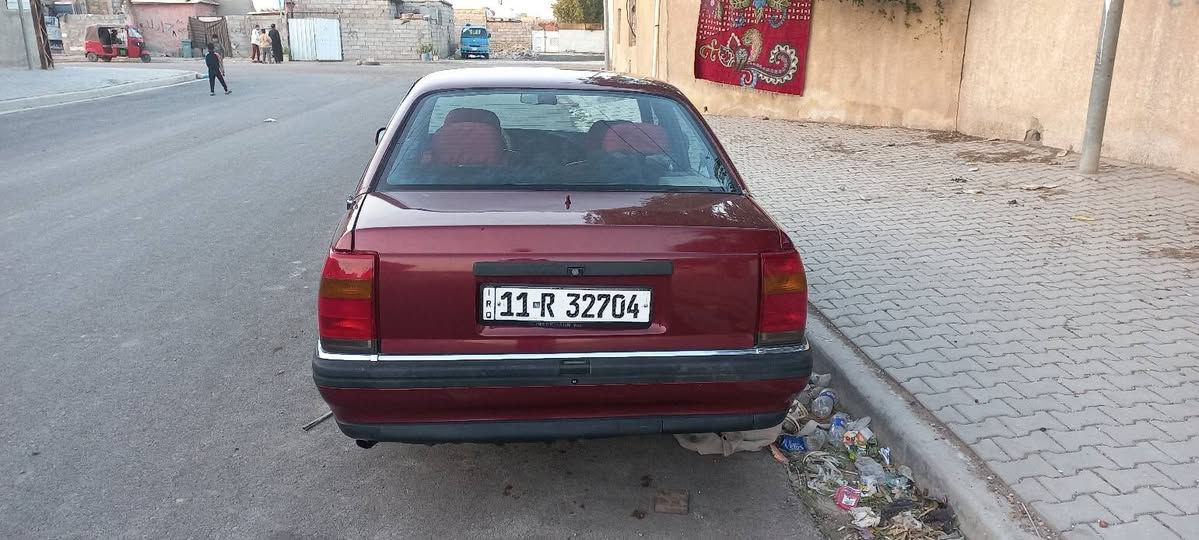 السلام عليكم
اوبل اوميكا موديل 1993
رقم بغداد رقم جديد 
سنوية 2026
السيارة كاملة مابيها اي نقص 
جاهزة من كلشي 
مكينة كير  بلادي بدون تحوير
تخم تاير جديد 
صدر جديد 
نقص تبريد فقط وكمبريسر جديد بالصندوك 
مصبوغ عام جمالية 
السعر المطلوب 45 مابيها اي مجال قفل قفل


**إذا كنت صاحب هذا الإعلان وتريد حذفه لأي سبب، رجاءا أرسل رسالة إلى الدعم الفني**