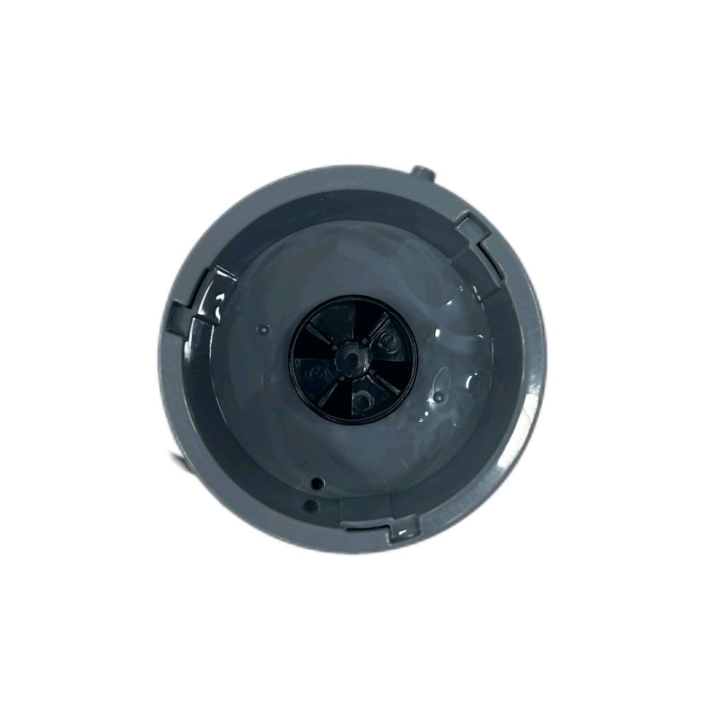 خلاط كهربائي احترافي

مصمم للمهام اليومية في المطبخ

 يتميز بتصميم متين وأداء عالي للتعامل مع مختلف المكونات بسهولة ودقة.

شفرات حادة من الفولاذ المقاوم للصدأ لنتائج فعالة وسريعة

محرك بسرعتين للتعامل مع المكونات القاسية مثل الجزر، المكسرات، القهوة، البصل، واليقطين

غلاف مقاوم للتسرب مع فتحة قياس مخصصة لإضافة المكونات أثناء التشغيل

قاعدة ثابتة مزودة بأقدام مطاطية مانعة للانزلاق

مرفق مطحنة قهوة/توابل لطحن ناعم ودقيق

وصلة معدنية بين المحرك ورأس الدوران لضمان أداء قوي وطول عمر الاستخدام

الاستخدامات: عصائر الفواكه – طحن القهوة – فرم البصل والجزر – تحضير المهروسات – خلط المكسرات والبقوليات

القدرة الكهربائية: 1000 واط
الجهد الكهربائي: 220-240 فولت، 50-60 هرتز