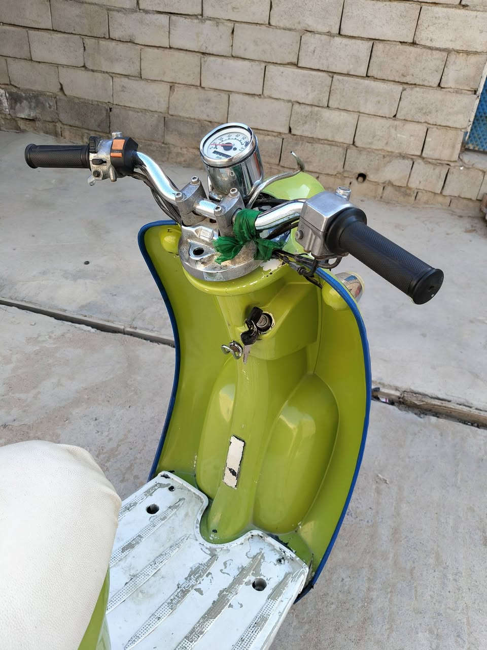 سلام عليكم
دراجه صريه لبيع 

شغاله من طول لطول 

محرك ناعم وماينسمع 

مكاني لفضليه شراي خاص

سعر 200وبيه مجااال لشراي  

رجان مو شراي لا تراسل


**إذا كنت صاحب هذا الإعلان وتريد حذفه لأي سبب، رجاءا أرسل رسالة إلى الدعم الفني**