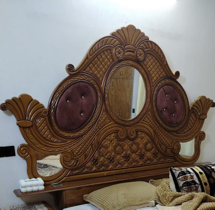 مستعجلين ع البيع٧٥٠ وبيه مجال مكانهه الشعب والقفاله واليدات جدد موجودات


**إذا كنت صاحب هذا الإعلان وتريد حذفه لأي سبب، رجاءا أرسل رسالة إلى الدعم الفني**