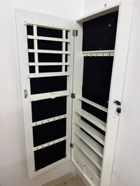 خزانة اكسسوارات • تعليك • ٢٥ قفل