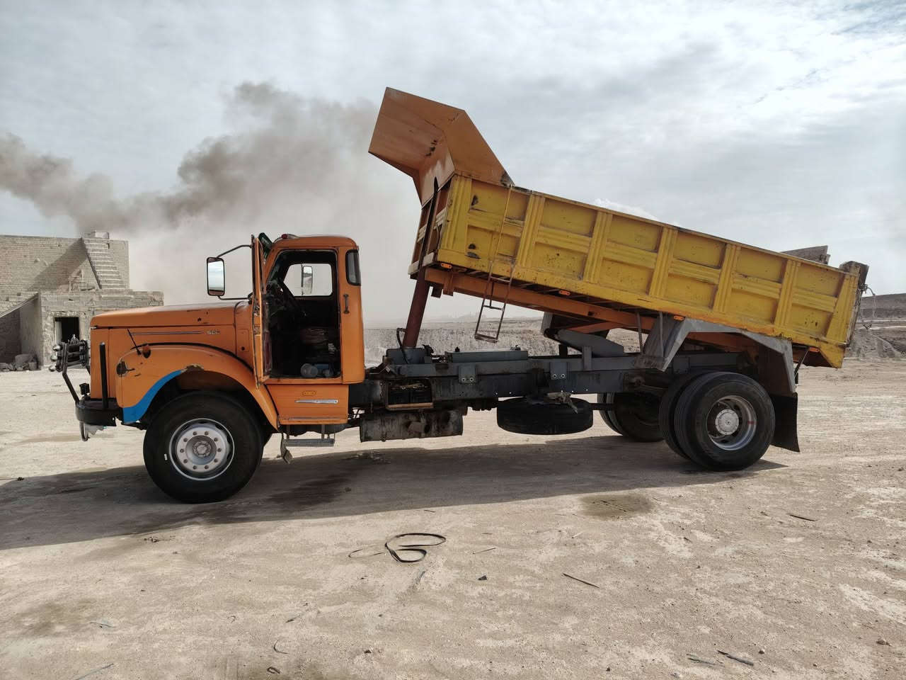 سلام عليكم
موديل 1971
باسمي. 
15 مليون 
***********
