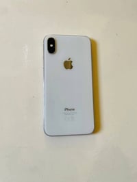 آيفون X • ٦٤ • بطارية ١٠٠