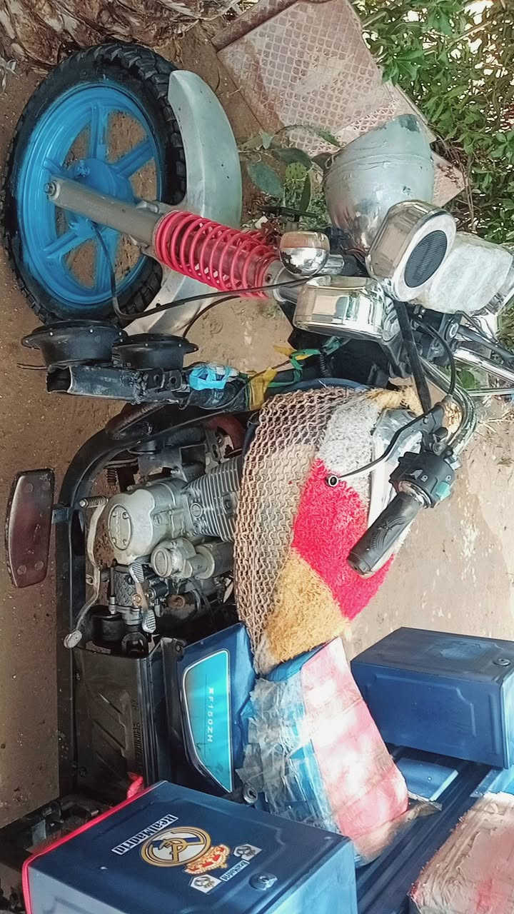 ستوته جمره مديل 17 ستوته كامله مابيها نقص
ستوته كلك اتكفلك عن سرقه 

. المكان النجف الاشراف.

رقم  .   ***********
