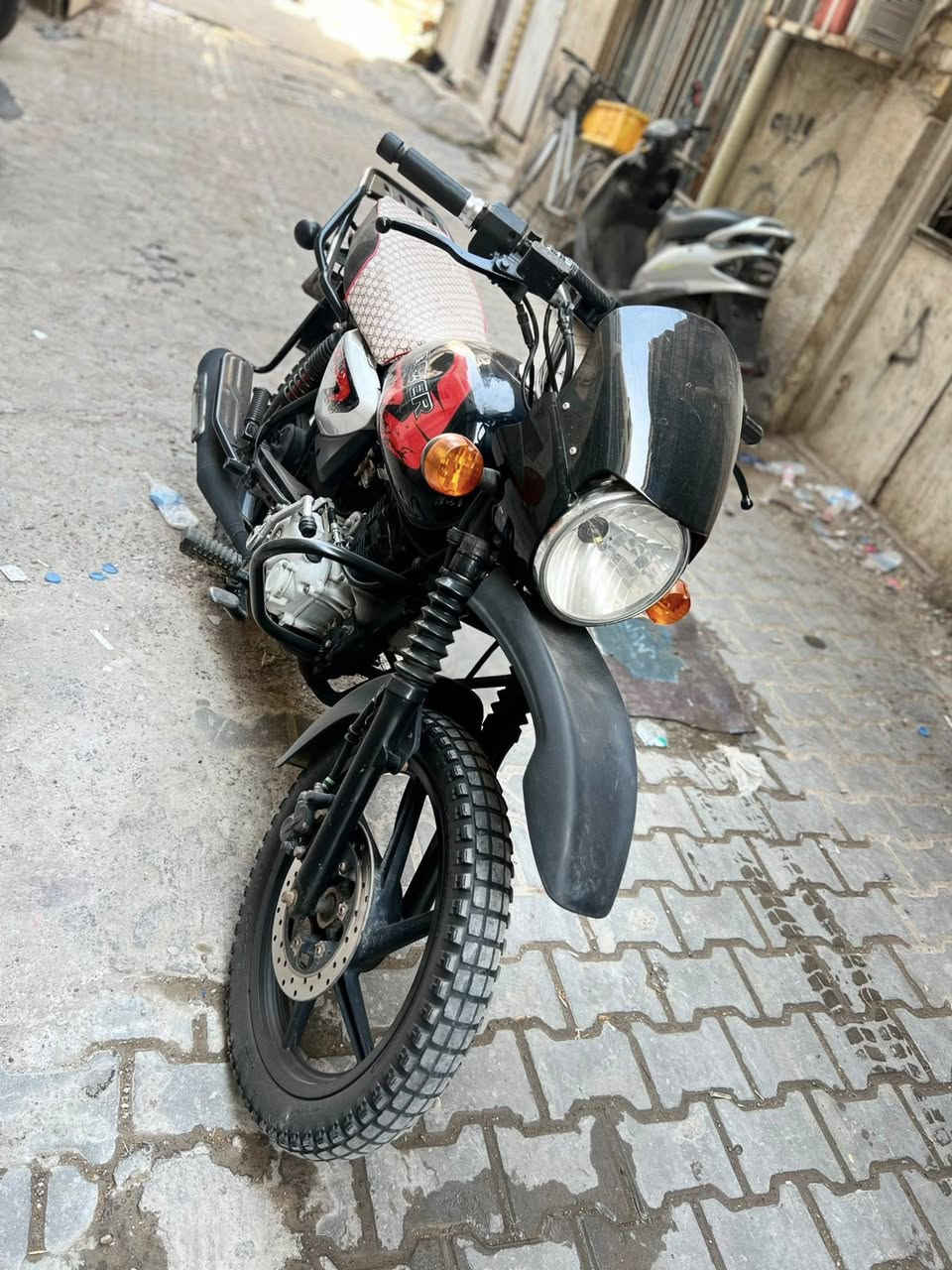 يالله
بوكسر جبلي للبيع موديل 23مرقم كامل لوحه وسنويه نكليزي دراجه مابيه اي نقص جيب فيتر وفحص ماشيه 19الف مكاني بغداد 
***********متواجد وتساب
