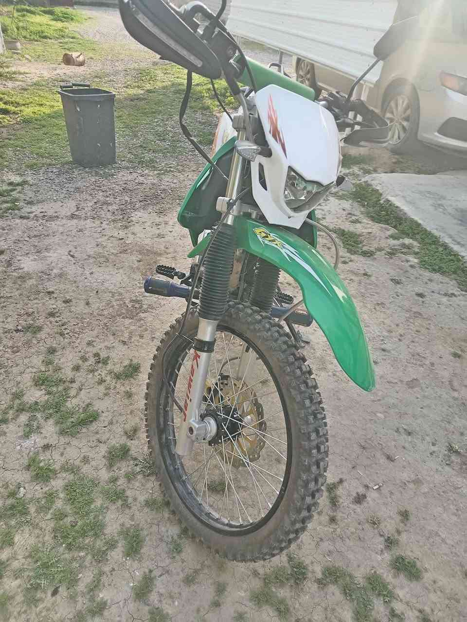 السلام عليكم قفاز لل بيع موديل 2026صارلو شهر من مشدود وضع شركه ***********
