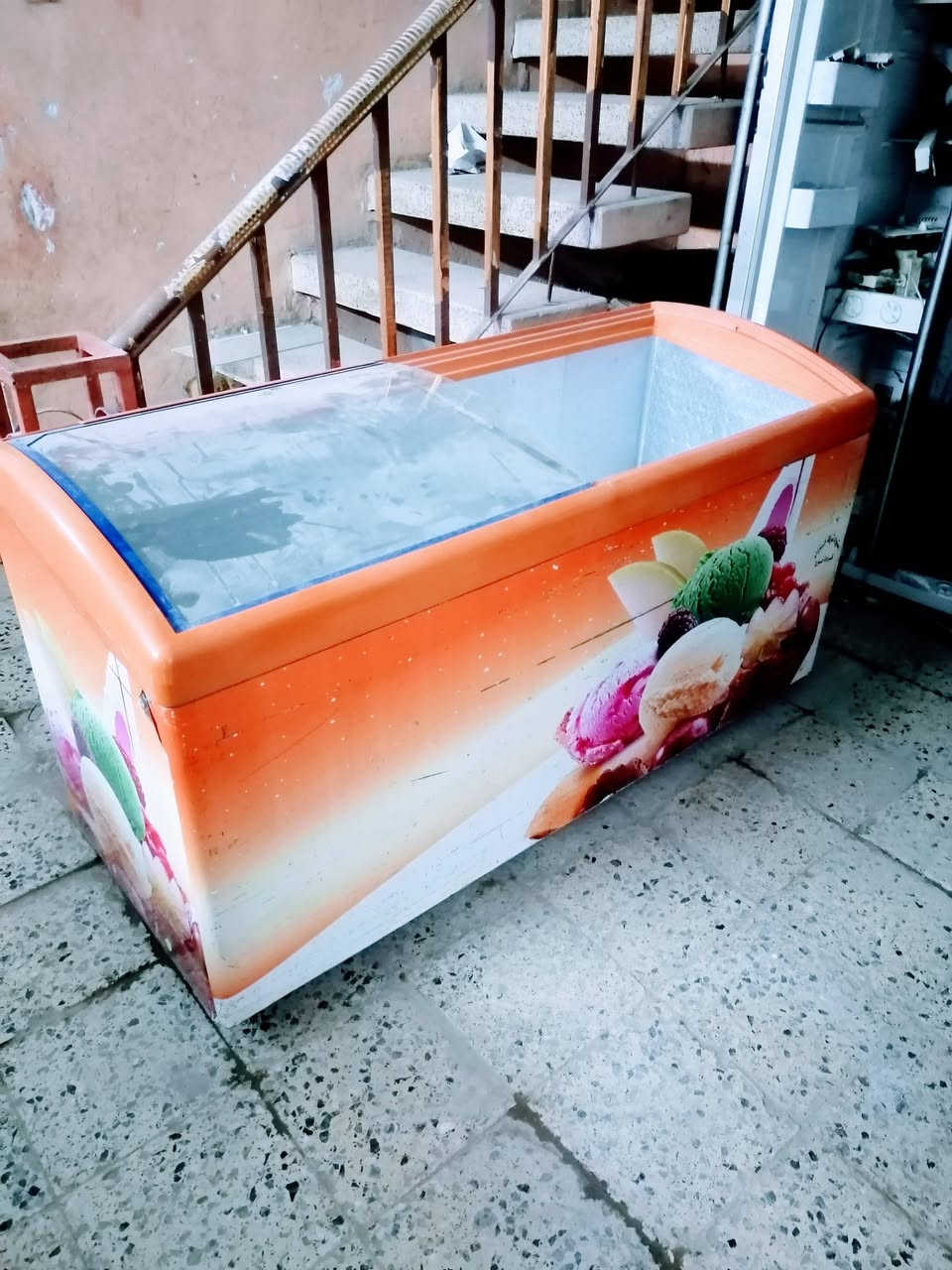 عارضات وثلاجات ومجمدات للبيع كلهن نظيفات كلش وكلهن تركي الاصلي المكان بغداد مدينة الصدر الشراي يتصل علة الرقم ***********
