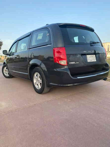 دوج كرفان7 راكب 
مديل 11 
بيبان كهرئائي 
جام 4 كهربائي 
فرس سقف 
فرس ارضي 
تبريد 3 قطع 
شاشه عطلات 
تخم تاير حداديه باتري جديد 
مكينه هستوني شادها حاويه
***********
