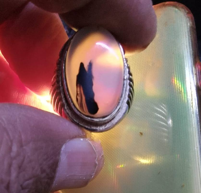 السلامه عليكم .. من رخصة الادمن .. اراوس في خواتم .. زفير او ياقوت افريقي ويشم مخطوك حفر واوبال اي خاتم منهن  اراوس خاتم بخاتم او بيع ابعهن  تواصل على رقمي .
*********** 
مدينه الصدر
