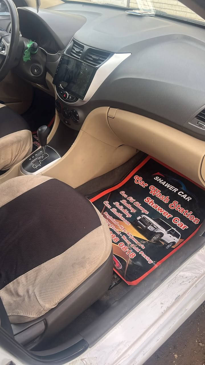 سلام عليكم اكسنت موديل ٢٠١٥ سياره خليجي بدون ضربه ولا صبغ نظيفه وجاهزه من كلشي مابيها كل نقص للبيع سعرها ١١٠ وبيها مجال مكاني بغداد حي الجامعه السياره بسمي تواصل ***********
