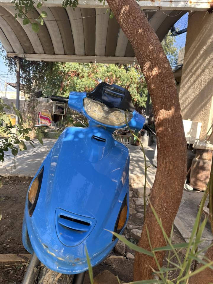 للبيع  فراشه سعر 300 الف كهربائيات شغاله ودراجه نظيفه وكامله للتواصل ***********
