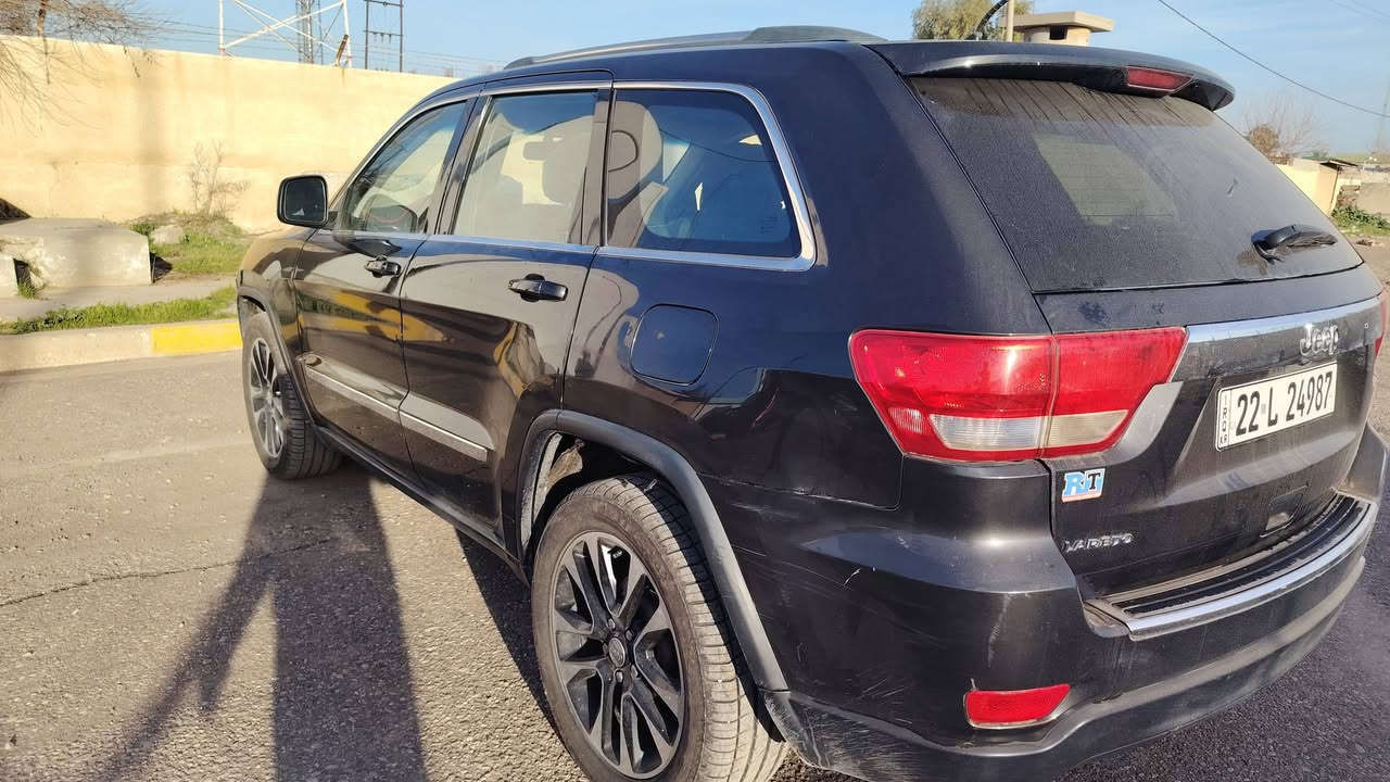 سلام عليكم جيب 2011 بدون صبغ بدون ارباك سياره نظيفه سنويه جديد اطارات جديد مكينه شرط سياره مناقصه شي رقم صاحب سياره ***********
