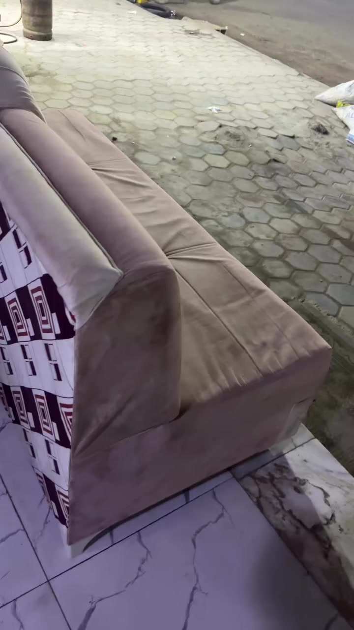 لحكووووو ابلاش 14 نفر والسعر ابلاش 200 الف يله هاذا السعر للناس الماعده 
***********
