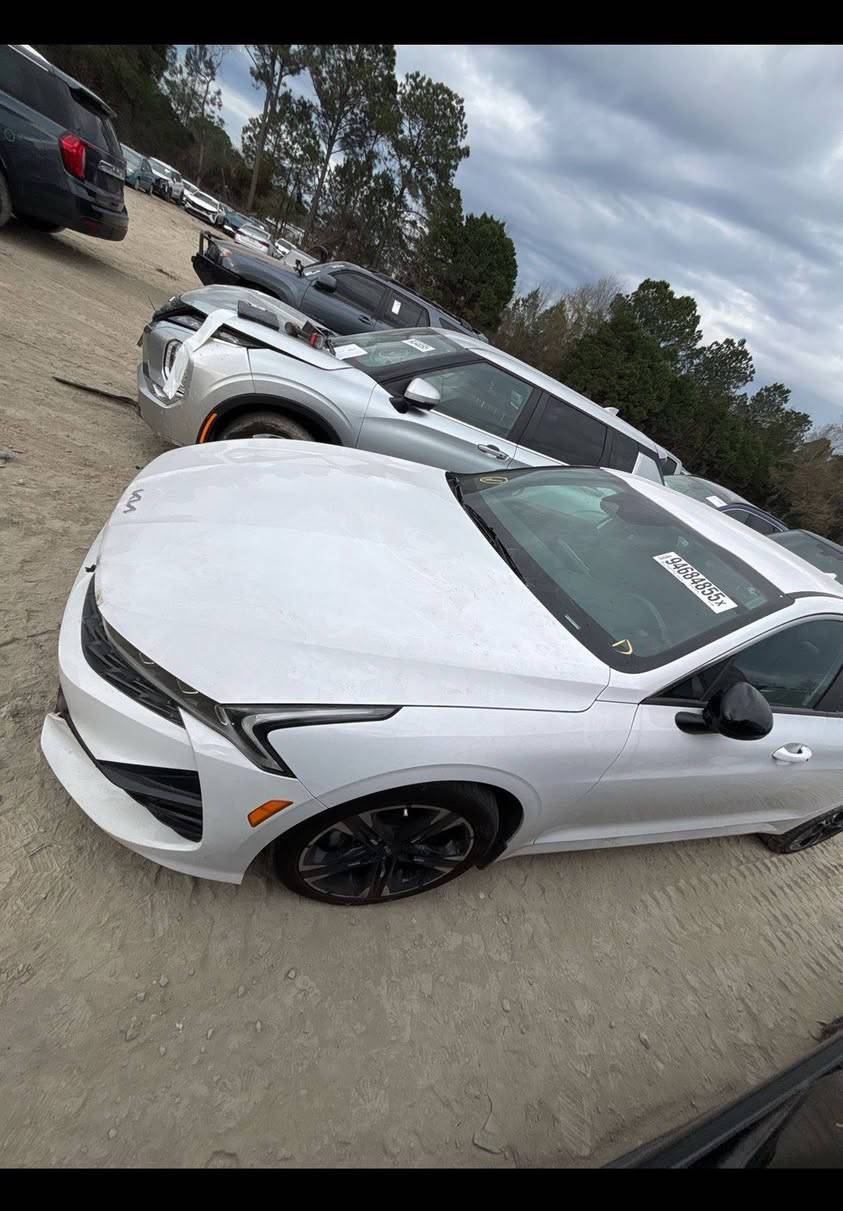 السلام عليكم K5 موديل 2024 مشحونه  إلى أم قصر السعر 115$ المحرك1600 تيربو ***********
