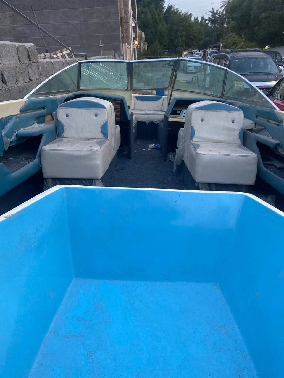 سلام عليكم زوارق2 للبيع بس زورق بدون محرك نظيفات جدا سعر لزورق الواحد 35 $ والزورق لبدون دوشمه وصبغ سعر 15 $يعني ينردلهن ترتيب وبسعر مناسب تفاصيل  زوارق***********
