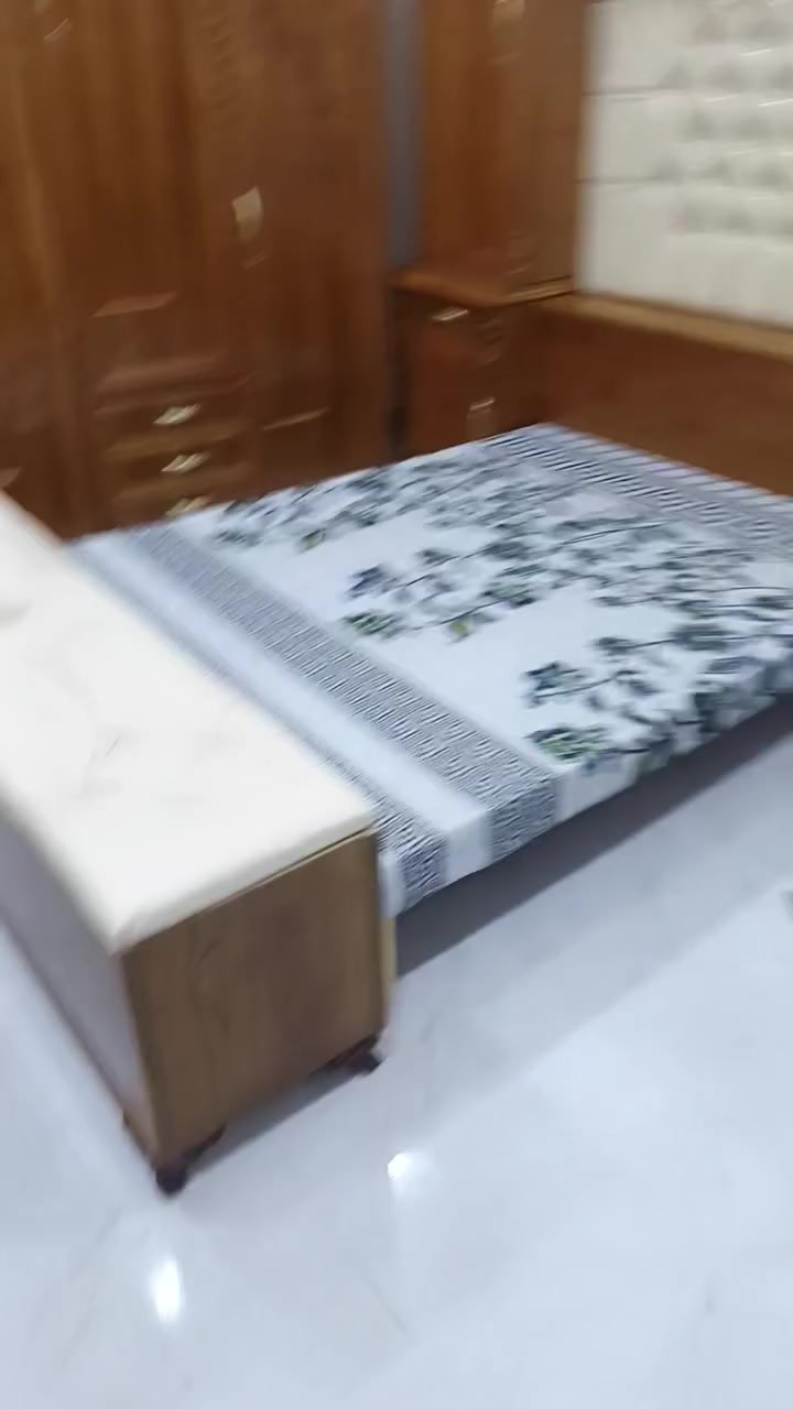 غرفه نوم مستعمله قليله جداا الاتصال ***********
