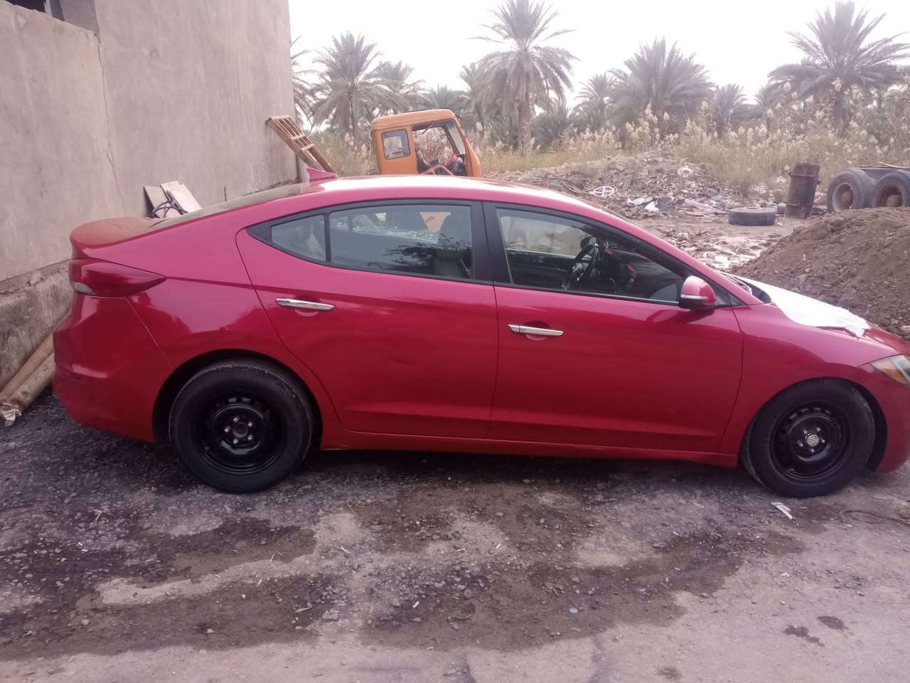 للبيع النترا 2017 باب السائق والدوسه صبغ فقط مكان السيارة ،،حله ***********,,,***********
