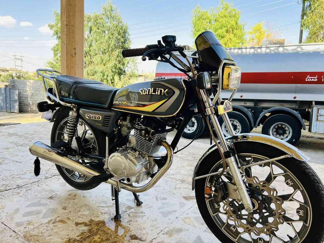 السلام عليكم سونك البيع موديل 25محرك 150 مفيس موجود موطور جديد. نضيف محرك كبس السعر 650و بي مجال رقمي ***********
