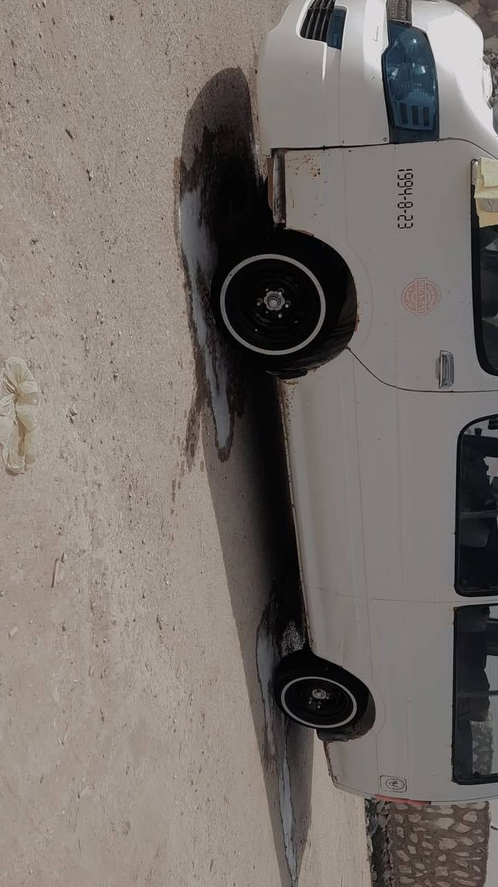 سلام عليكم سياره جنبي ناصي البيع السياره بسمي مصفره هيه وغرامات سياره جهازه من كلشي عنوان السياره الدوانيه 
تخم تاير مكينه وكير وحداديه كله جاهز مو شراي لا تعبني ماتوجد عل فيس رقمي ***********السعر ٦٠
