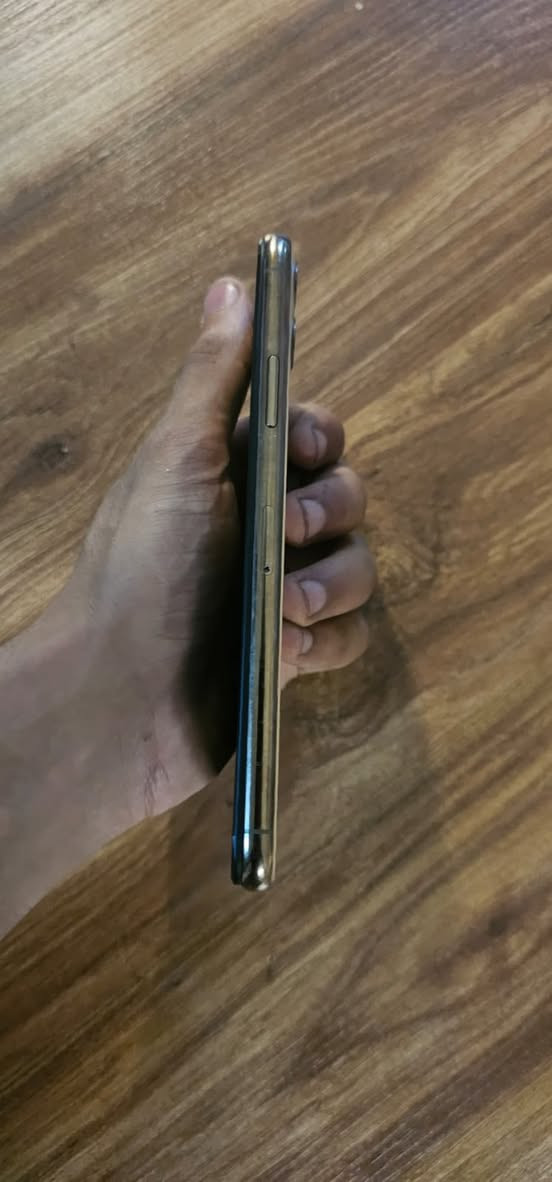ايفون 11 promax
ذاكره 256 
مبدل بس شاشة 
فيس ايدي واكف 
بطاريه 73 
نضيف كلش 
سعر 300 و بي مجال 
مكاني بغداد الزعفرانية 
***********
