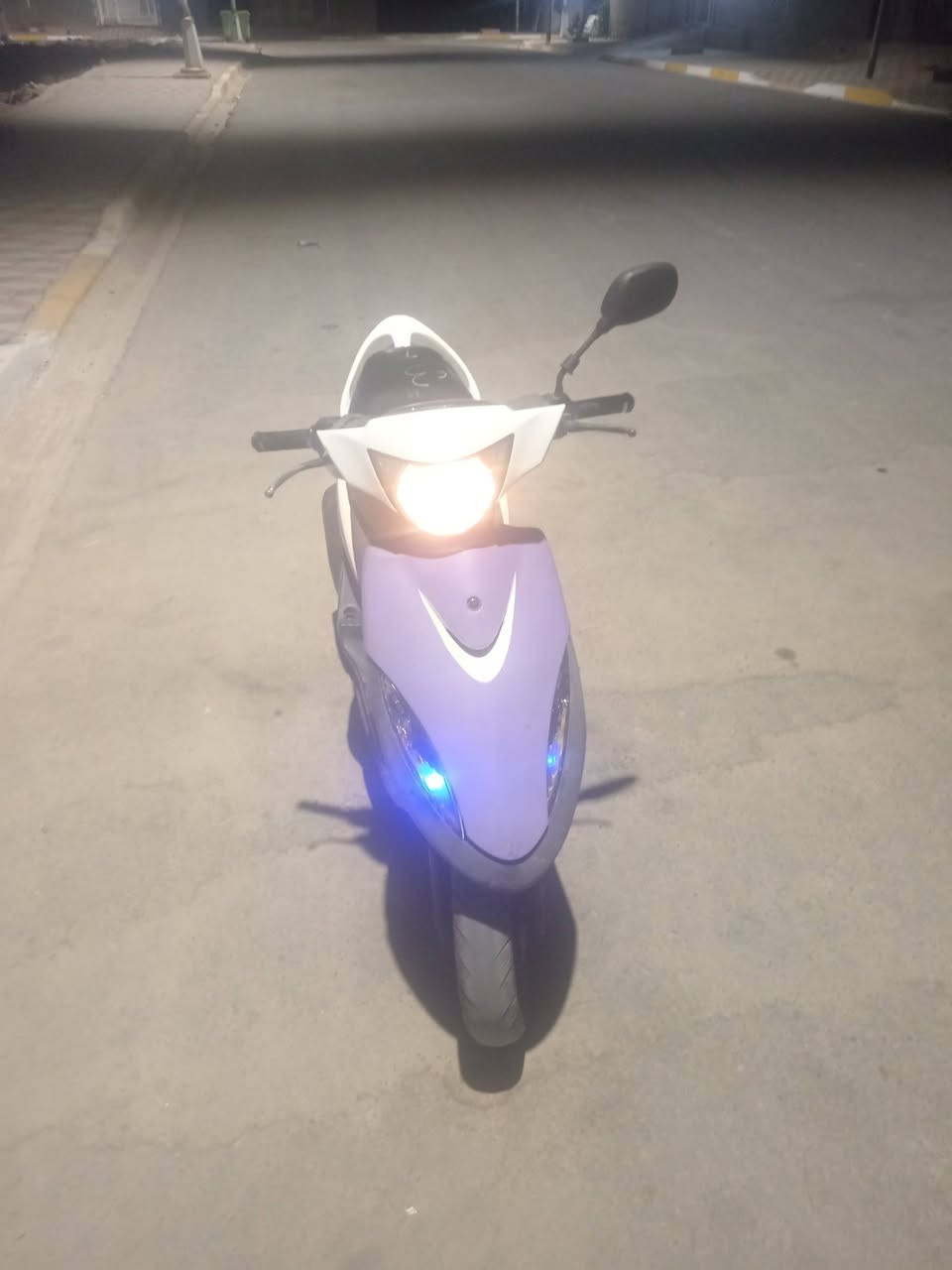 مراوس ب 4 كير أوراق ونضيفه العنده يراسلني خاص او يتصل عليه ***********
