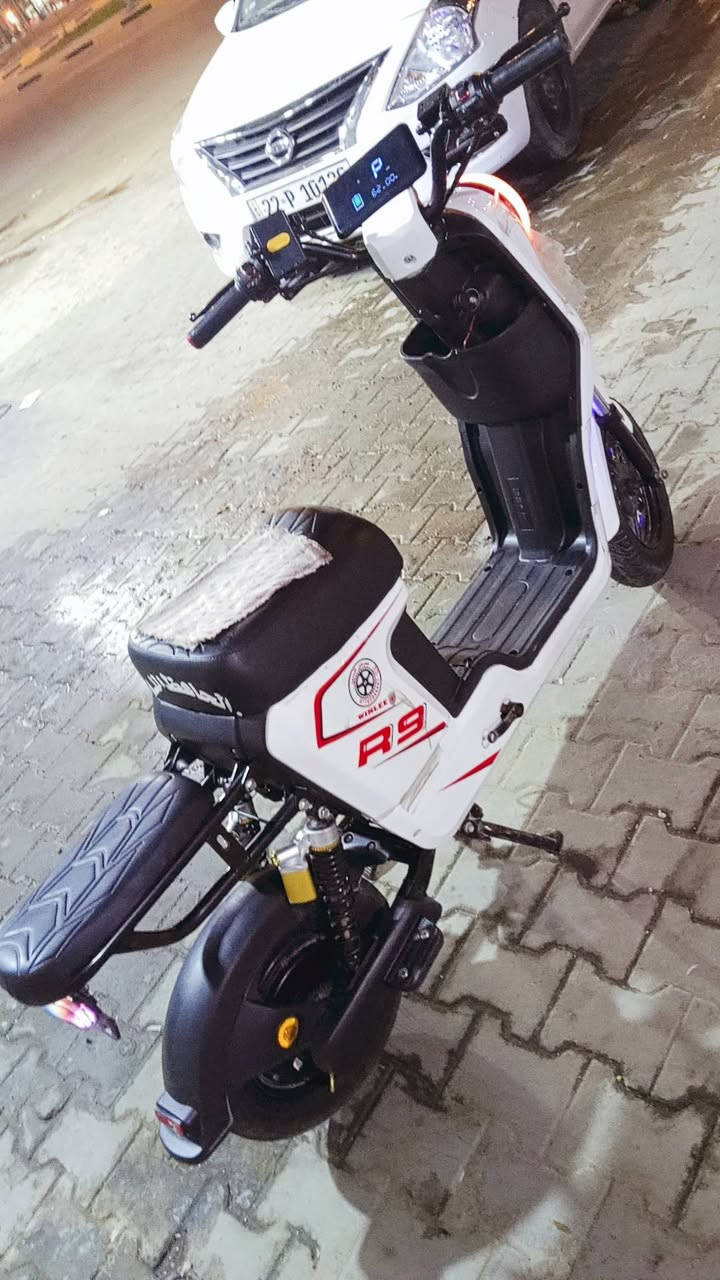 درجه شحن ارتسعه
R9 السعر 300 بيه بطاريه خربانه مكان بصره 
وياه شاحنة وسله ومرايات وسويج 
***********
