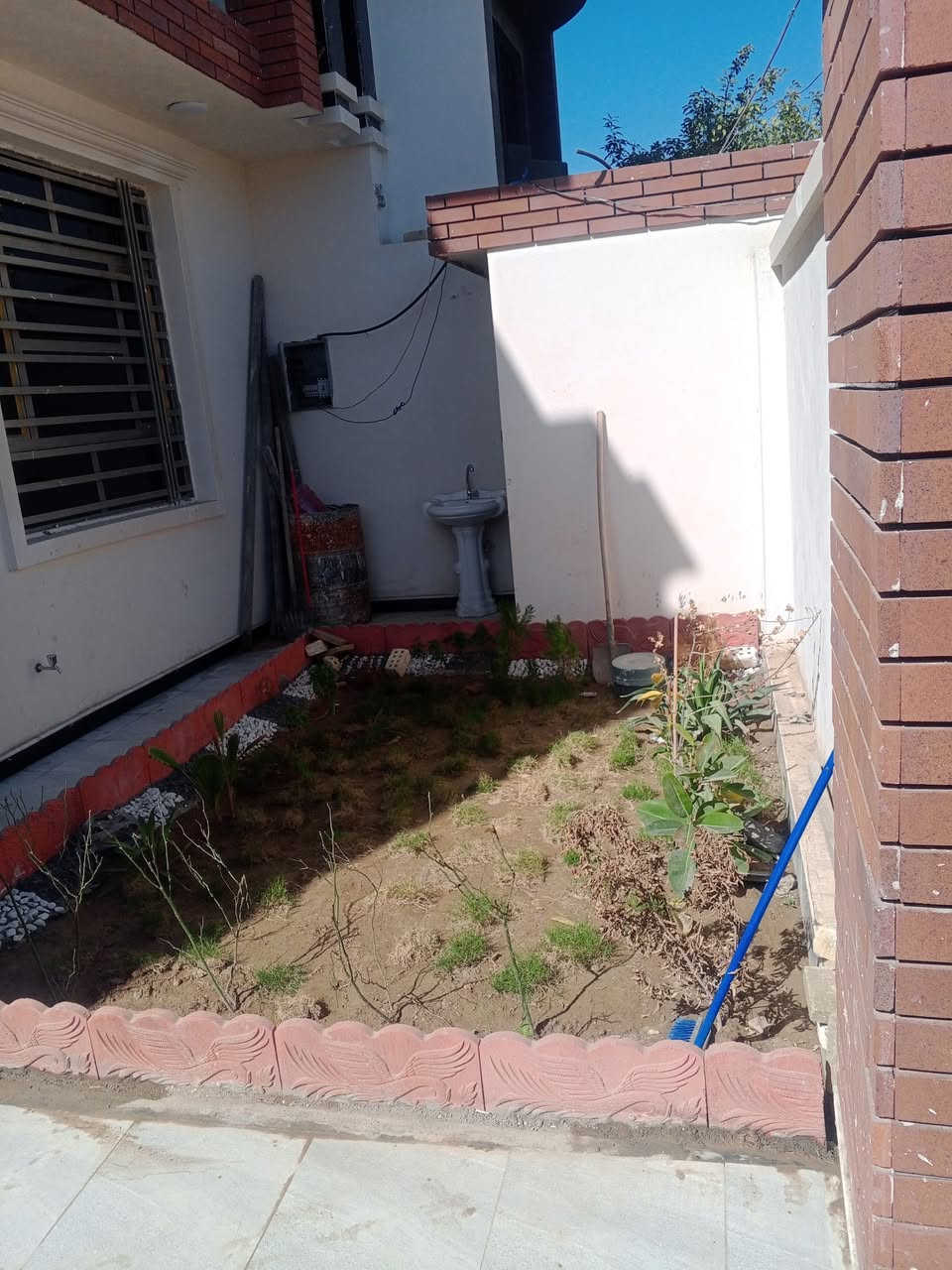 اللهم صل على محمد وال
دار للبيع مساحه ٢٠٠متر الموقع مسيب حي الأطباء 

بناء حديث درجه أولى جدران ألواح بورسيلين هندي ارضيه مرمر تركي البيت كامل من كل الناوحي مثل ما موظح بالصور علما البيت غير مستخدم 

البيت مطلوب لصندوق الاسكان ٢٨مليون فقط وذالك حسب الاتفاق البيع

الطابق الثاني يحتوي على غرفتين نوم ومطبخ ومجمع 

صحيات السعر ٢١٠وبي مجال شي بسيط 

للاستفسار ‏‪***********‬‏ اتطال أو واتس غير متواجد عالفيس
