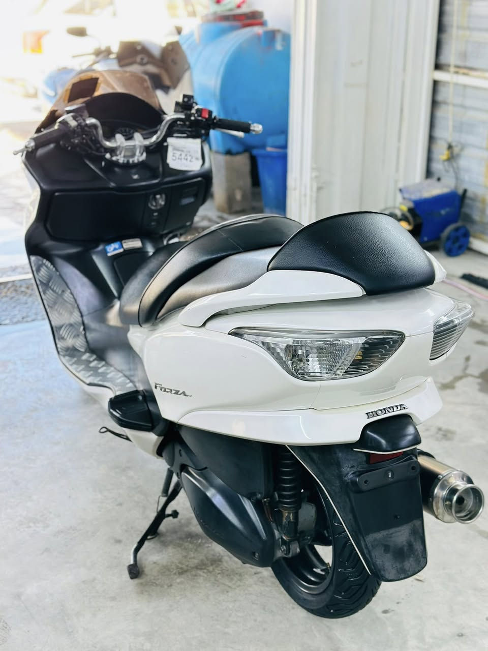 اللهم صل على محمد وال محمد سلام السلام عليكم أخوتي الطيبين 🧿 
      #بيع_بلنقد_والتقسيط_المريح

   فورزه 0/8 رمبه وكفاله عامه 6 كير فول موصفات  قطعه طك كارتون بحاله الوكاله نضافه 100/100  زيرو شرط المزاد 🇯🇵

يوجد توصيل كافه المحافضات 🚑 بغداد الغزاليه معرض علاوي الباش
***********
***********
