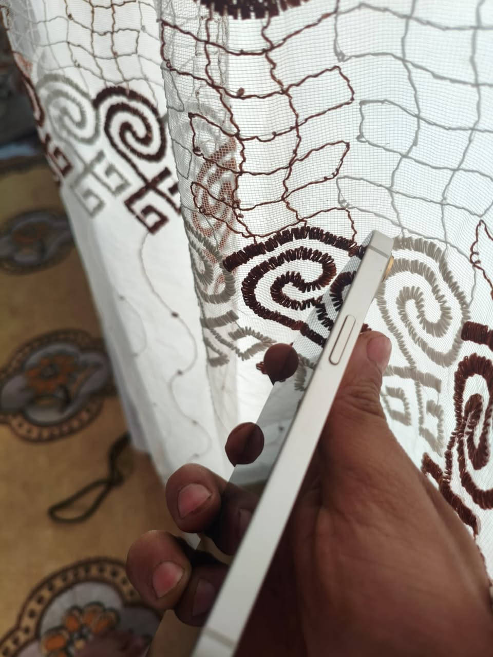 سلام عليكم ايفون 13 عادي دبل سيم كارت بطاريه 91 مكفول مامبدل اي شي بي ملحقاته وياه سعر 450بي مجال قليل 
***********
