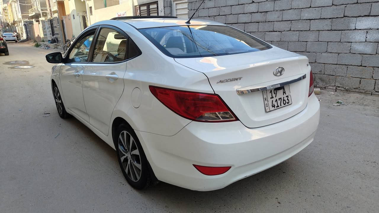 ياالله سلام عليكم للبيع أومراوس هونداي أكسنت موديل 15خليجي فول مواصفات مكينه 1600 السياره جديده وجاهزه علااخر حبايه وبل عافيه علياخذه السعر 103وبيه مجال للاستفسار ***********مكاني كربلاء
