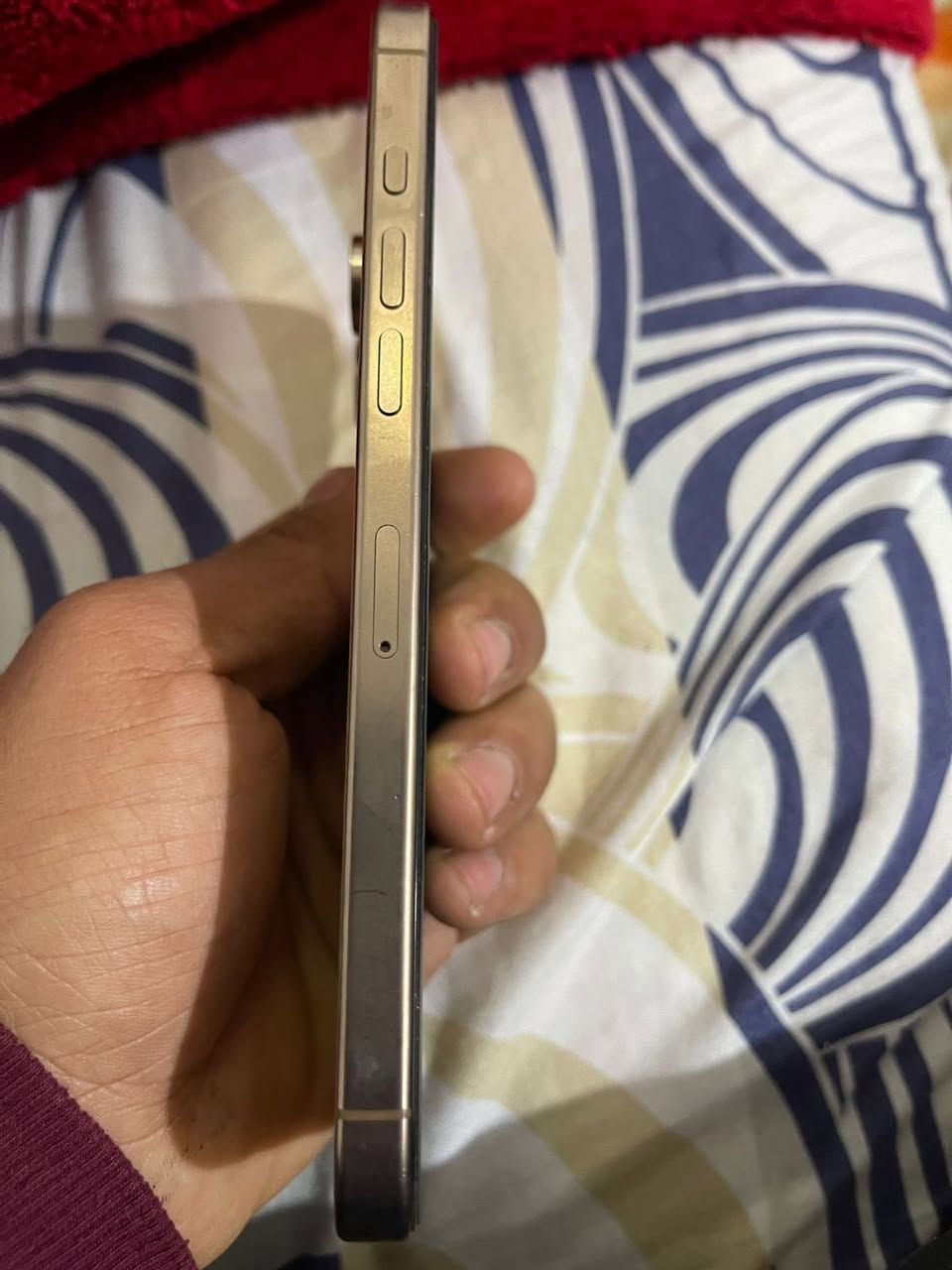 السلام عليكم ايفون 16 برو ماكس ذاكره ٢٥٦ بطاريه ٩٠ الضمان البارحه خلص مبدل شاشه اصليه سعره مليون و٢٠٠ مكاني مدينه الصدر 
***********
