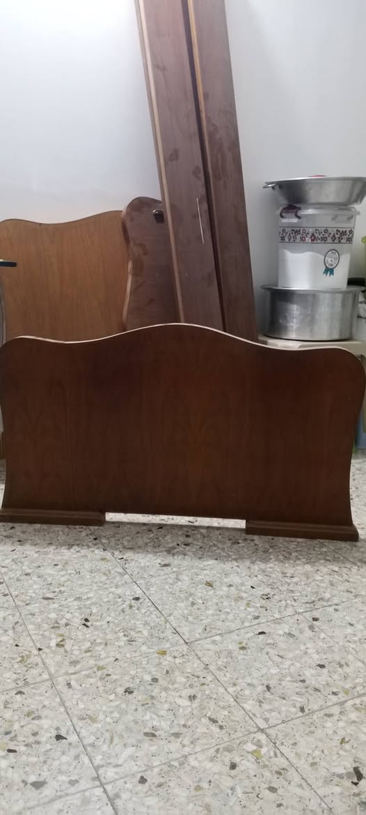 أغراض مستخدمة للبيع
كنتور تفصال راقي تسگام مع چرابي عدد 2
مع ميز مراية عدد 2


**إذا كنت صاحب هذا الإعلان وتريد حذفه لأي سبب، رجاءا أرسل رسالة إلى الدعم الفني**