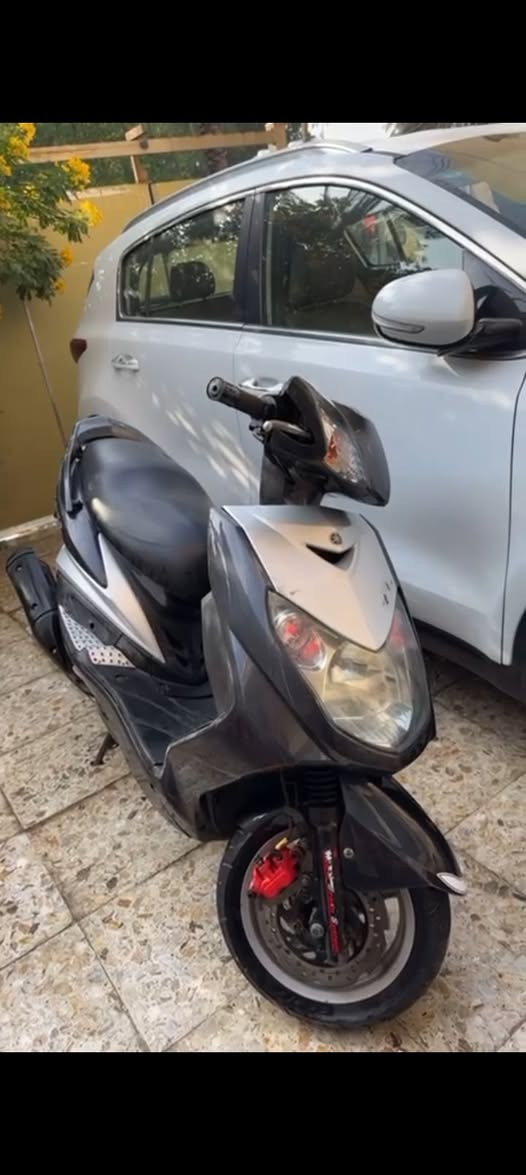 السلام عليكم دراجه سكنس فحل نوزل دراجه خير من الله السعر خاص ***********
