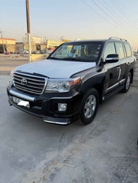 للبيع لاندكروز بريم معروفه مواصفات لبريم   2013  محرك 6سلندر  رقم سليم...