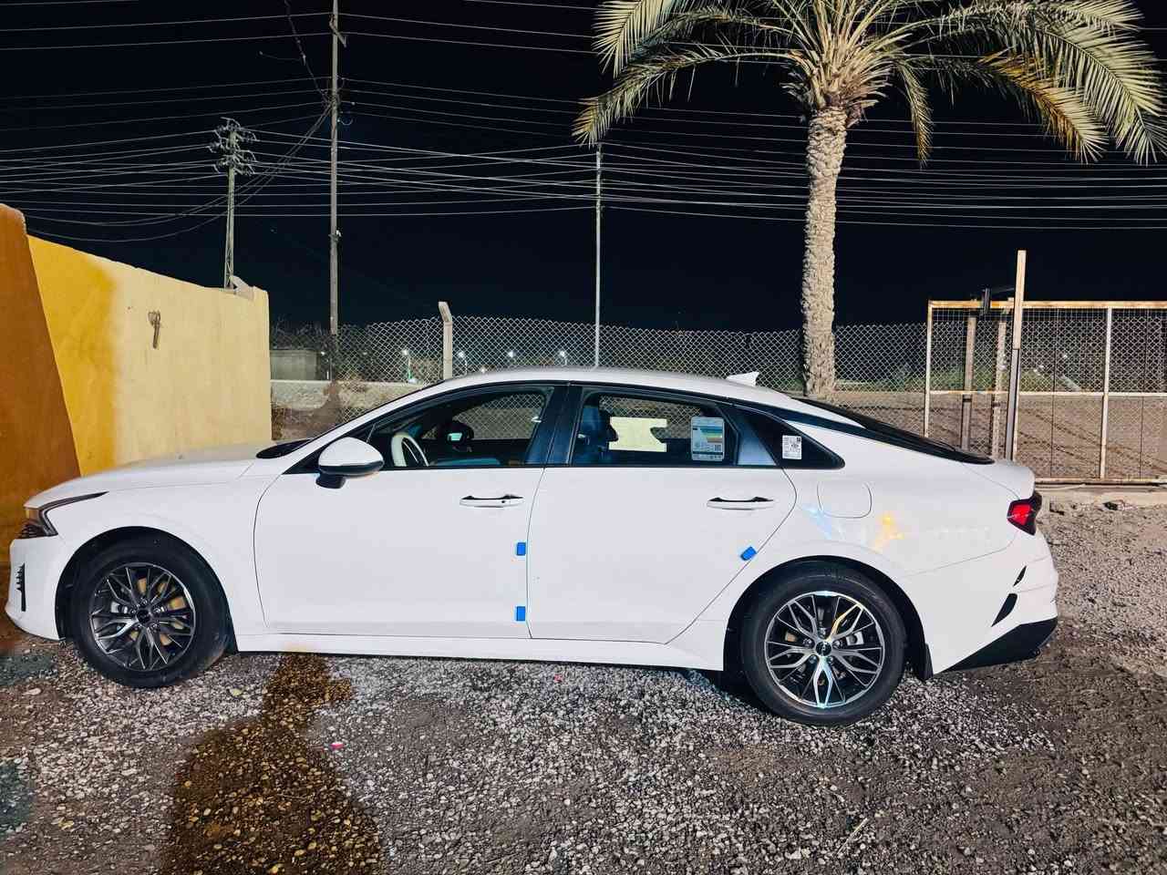 سياره أوبتما K5  خليجي كفاله عامه فقط بارد  موضح بصوره مديل 22  كلش نظيفة فحص كريم حسون ارقام انكليزي حره فول عدى الفتحه الفين دوش ماشيه خمسين الف كيلو متر بأسم صاحبه  مداور ثاني يوم *********** اتصال وتدلل الك اليرضيك
