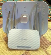 نانو نوع لايت بين و زادن راوتر للبيع شغالات ونظيفات  ‏‪07516739728‬‏