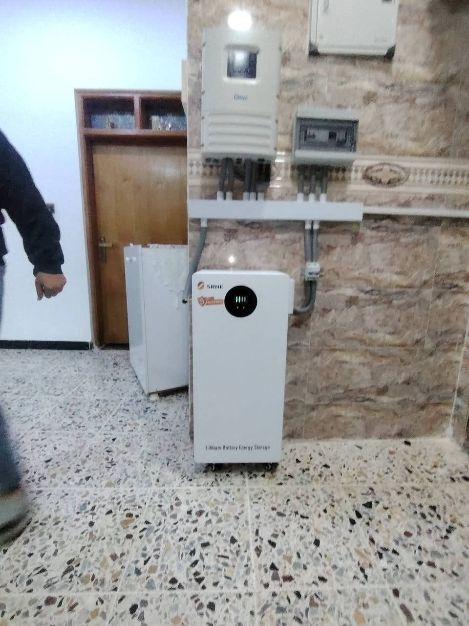 بســـم اللــه 
 وعلى بركة الله 

حسب طلب الزبون
  تم تنصيب منظومة 15 امبير على مدار 24 متناوبه مع الوطنيه وداعآ للانقطاع الكهرباء وداعآ للمولدات 

لآحد الزبائن 

الاستاذ قتيبه ابو مسلم

في الفلوجه حي نزال

المنضومه مكونه من الالواح لونجي جيل7 احدث اصدار حجم615ضمان 12 سنه 
والبطاريه SRNE فوسفات الحديد اليثيوم 14K ضمان 5 سنوات
جهاز Deye  حجم الانفيرتر 6K ضمان 2 سنوات 
فولتيه ثابته والهيرتزيه ثابته

يوجد لدينا انفيرترات Deye ممتاز ضمان 2 سنوات ضمانات حقيقيه 

التنفيذ
 (شركة الحياة لحلول الطاقة الشمسية)

الشركه مستعده لتجهيز كافه البيوت والمرشات الزراعيه 
_______  _  _  _  _  _
العنوان: 
الفلوجة مقابل جامع الراوي

للاستفسار الاتصال عل الارقام التاليه. 

***********
***********
@متابعين  إشارة
