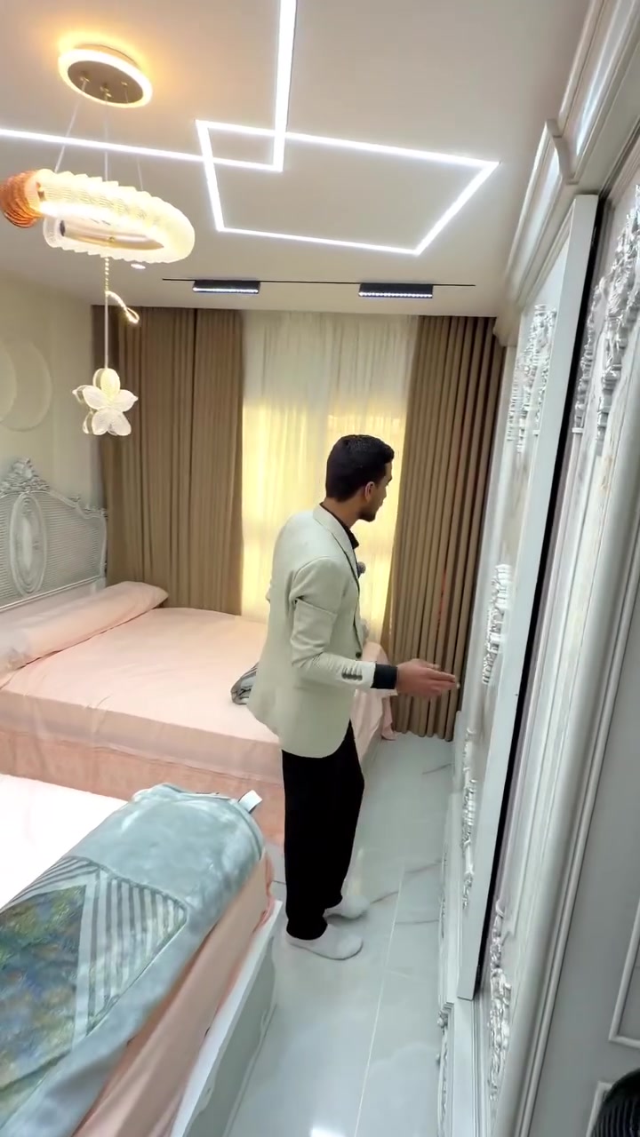 غرفة شبابي كلاسيك 🤍 
تفاصيل شيك ولمسة راقية لأي شقة 👌🏻✨
عنوانا :البحيره-مركز الدلنجات 📍


**إذا كنت صاحب هذا الإعلان وتريد حذفه لأي سبب، رجاءا أرسل رسالة إلى الدعم الفني**