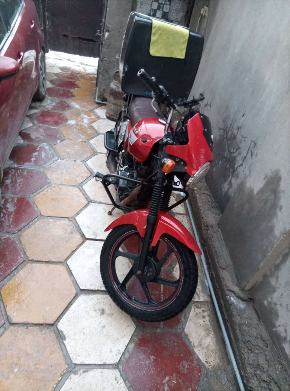 سلام عليكم شباب دراجه دايون البيع موديل 20 دراجه جاهزيه من كلشي مابيه نقص رايده مليون وميتين وبيه مجال ماتواجد عل فيس فقط واتساب وعل رقم *********** ونضافه نفس البصوره  الحد يكسر بحلال لعالم واني خادم الكم مكاني بل حله شارع حي العسكري
