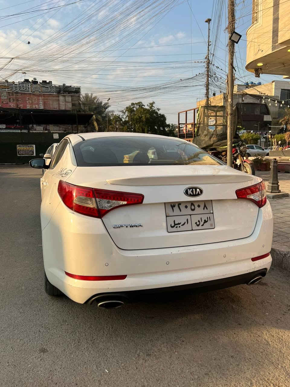 السلام عليكم شباب 
كيا اوبتما موديل ٢٠١٤ خليجي فول عدا البانوراما 
مكفولة من الصبغ والبارد والتبديل 
رقم اربيل باسمي شخصياً 
سنوية ساقطة ورقم قديم 
ماشية ١٩٠ الف كيلو 
سيارة كاملة مابيها اي نقص جاهزة لاخر شي 
صدر امامي خلفي جديد 
محرك ٢٤٠٠ دوش 
مكاني بغداد البنوك 
***********
