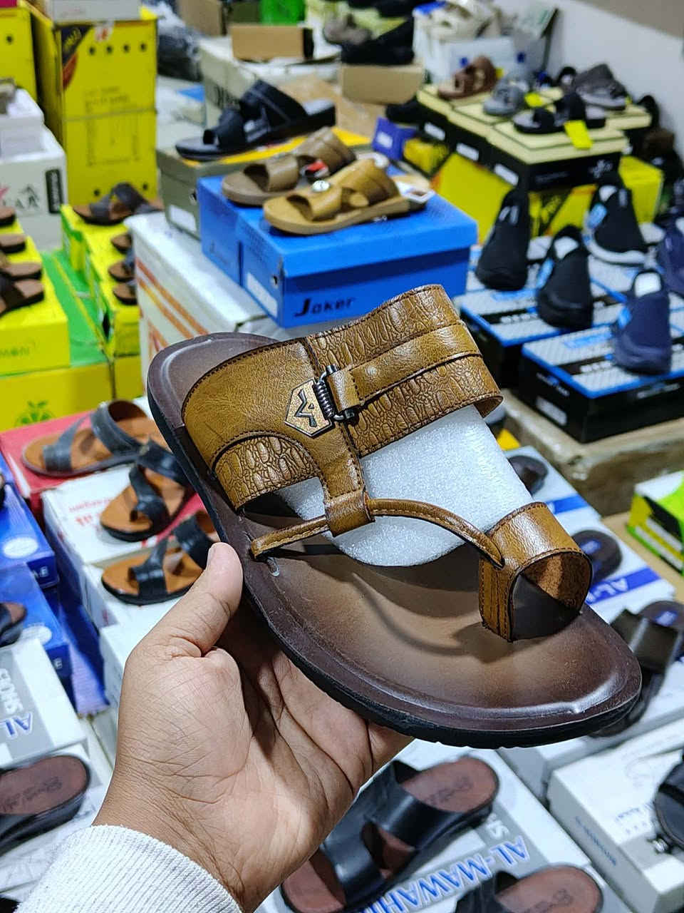 👞✨ جديد محلات الغازي ✨👞
وصلتنا تشكيلة واسعة من الأحذية تناسب كل الأعمار 👇
متوفر صنادل بقياسات متعددة وأيضاً متوفر ...
🩴 شحاطات أطفال
🩴 شحاطات ولادي
🩴 شحاطات شبابي
🩴 شحاطات رجالي
✔️ متوفر أحجام خاصة وطبيّة لراحة أكثر 👌
🚿 وكذلك متوفر شحاط سلبر مال حمام طبي – خفيف ومريح للاستعمال اليومي
👟 وأيضاً متوفر سكجرات رجالي طبي
✔️ بأحجام خاصة وأحجام عادية 
✔️ مريحة للمشي الطويل والاستخدام اليومي
الجودة مضمونة 👌
الأسعار مناسبة للجميع 💰
📍 زورونا واختاروا راحتكم من محلات الغازي
الموقع: شميط -الشارع العام-مقابل اسواق باسم العيدان 
للاستفسار:***********
***********
