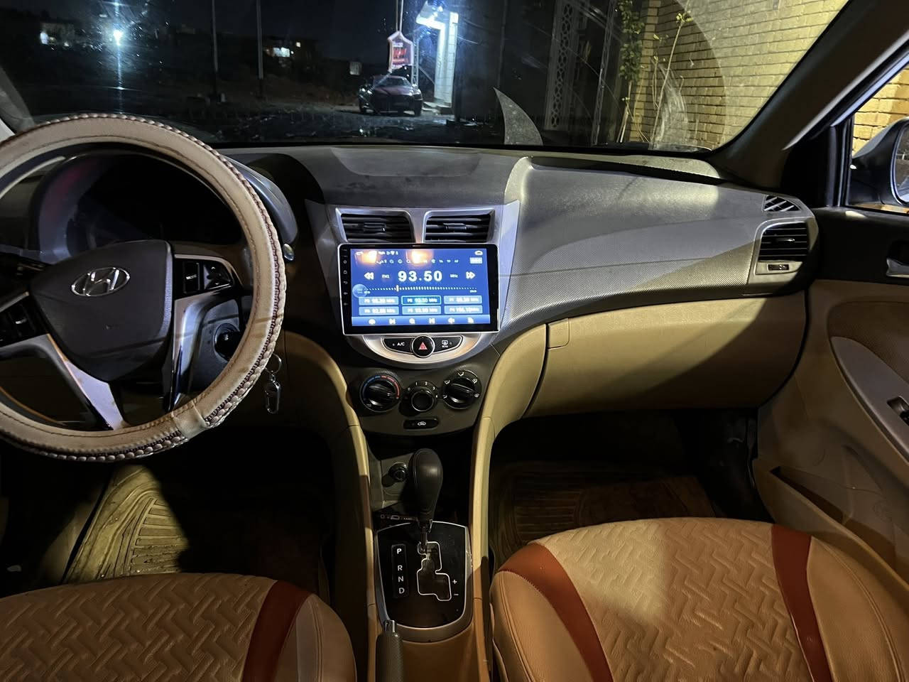 اكسنت 2015 للبيع فول مواصفات 
 محرك 1600دوش المرغوب
ضربة جاملغ الخلفي جهة السائق 
سيارة مال جناي 
السعر 98 

الرقم ***********
مكلف بلنشر هاذ رقم للتصال
