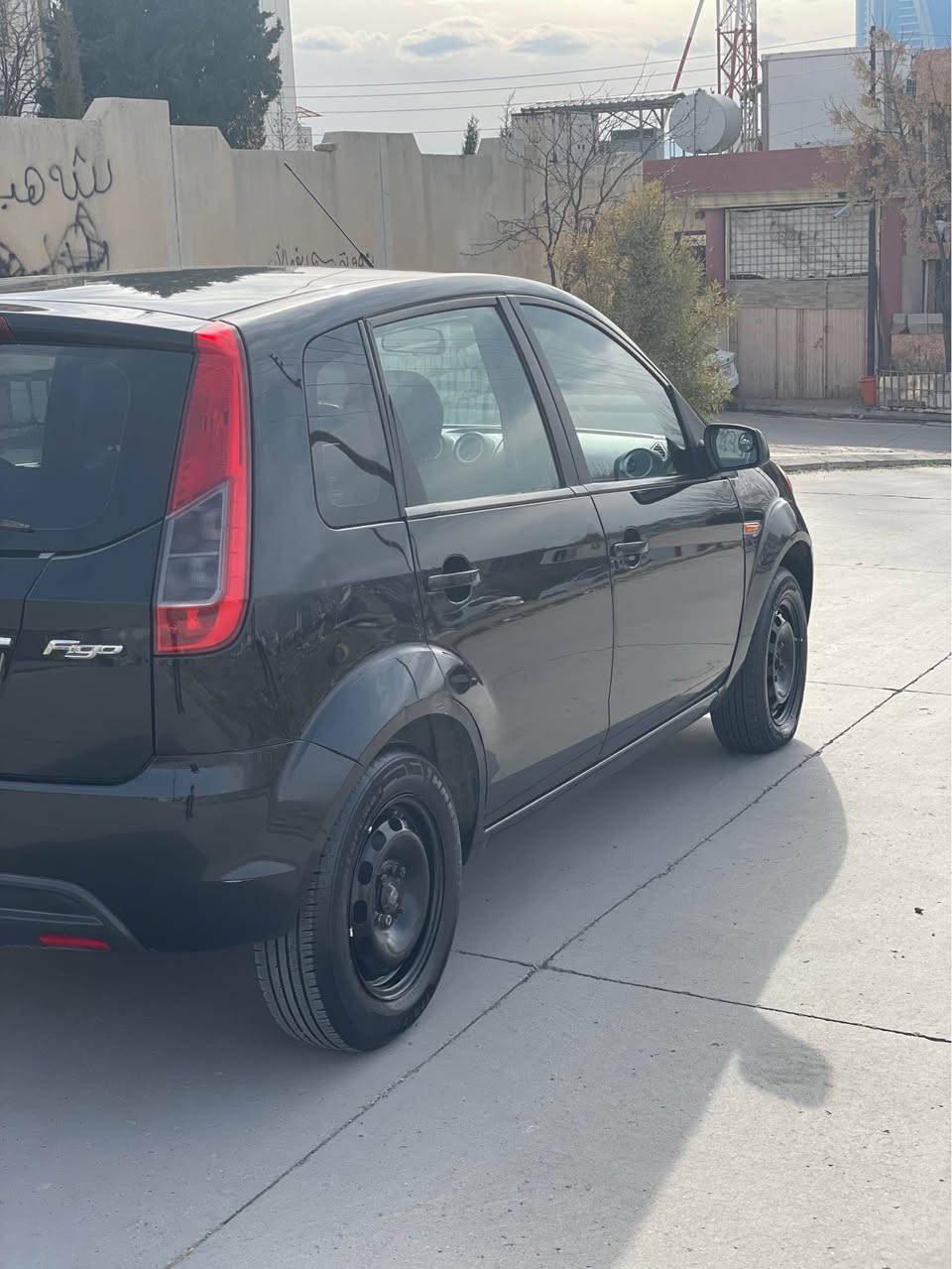 سەرەتا بەناوی خودا فۆرد فیگۆ ٢٠١٤ گێرو مەکینەو تەقەو رەقە کارەبایەت بە شەرت سەیارەکە زۆر پاکو جوان ماوەتەوە 
سۆنەرەکەیم داناوە 
سەنەوی و ئەوەلیات بەشەرت
٨٤ مەجال
*********** السليمانية, العراق
