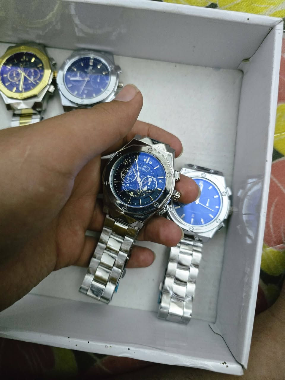 کاتژمێر بۆ فرۆشتن
مارکەی Hublot

زۆر ڕاقی و شاز 

تایبەتە بۆ جەژن

نرخ:دانەی ١٥
دووان بە ٢٥
سیان بە ٣٠


**إذا كنت صاحب هذا الإعلان وتريد حذفه لأي سبب، رجاءا أرسل رسالة إلى الدعم الفني**